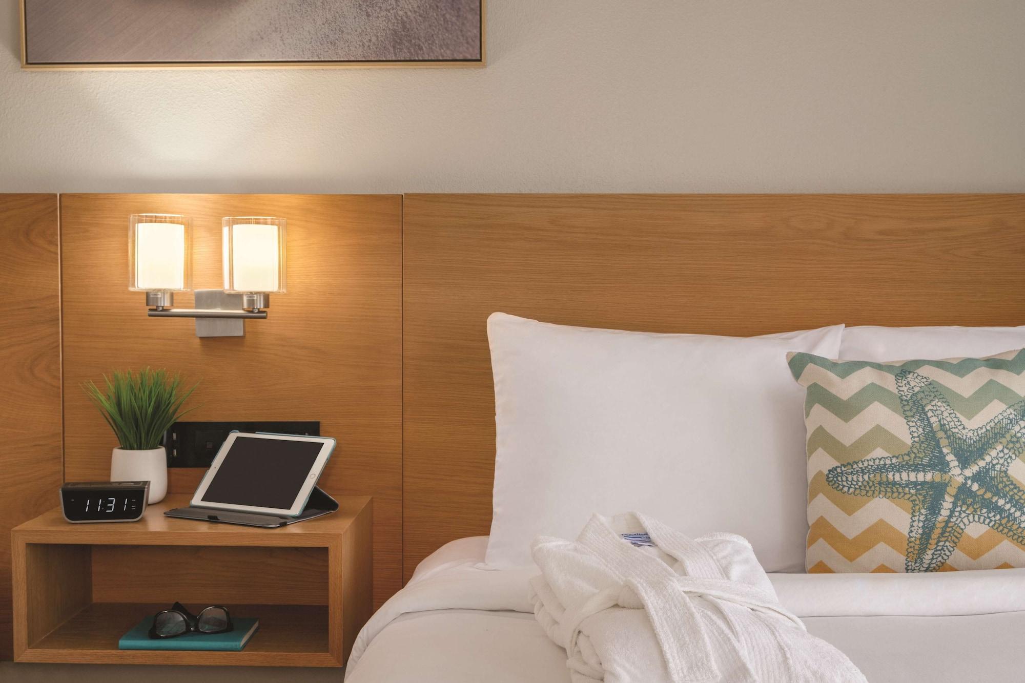 Radisson Beachfront Hotel - Панама-Сити Экстерьер фото
